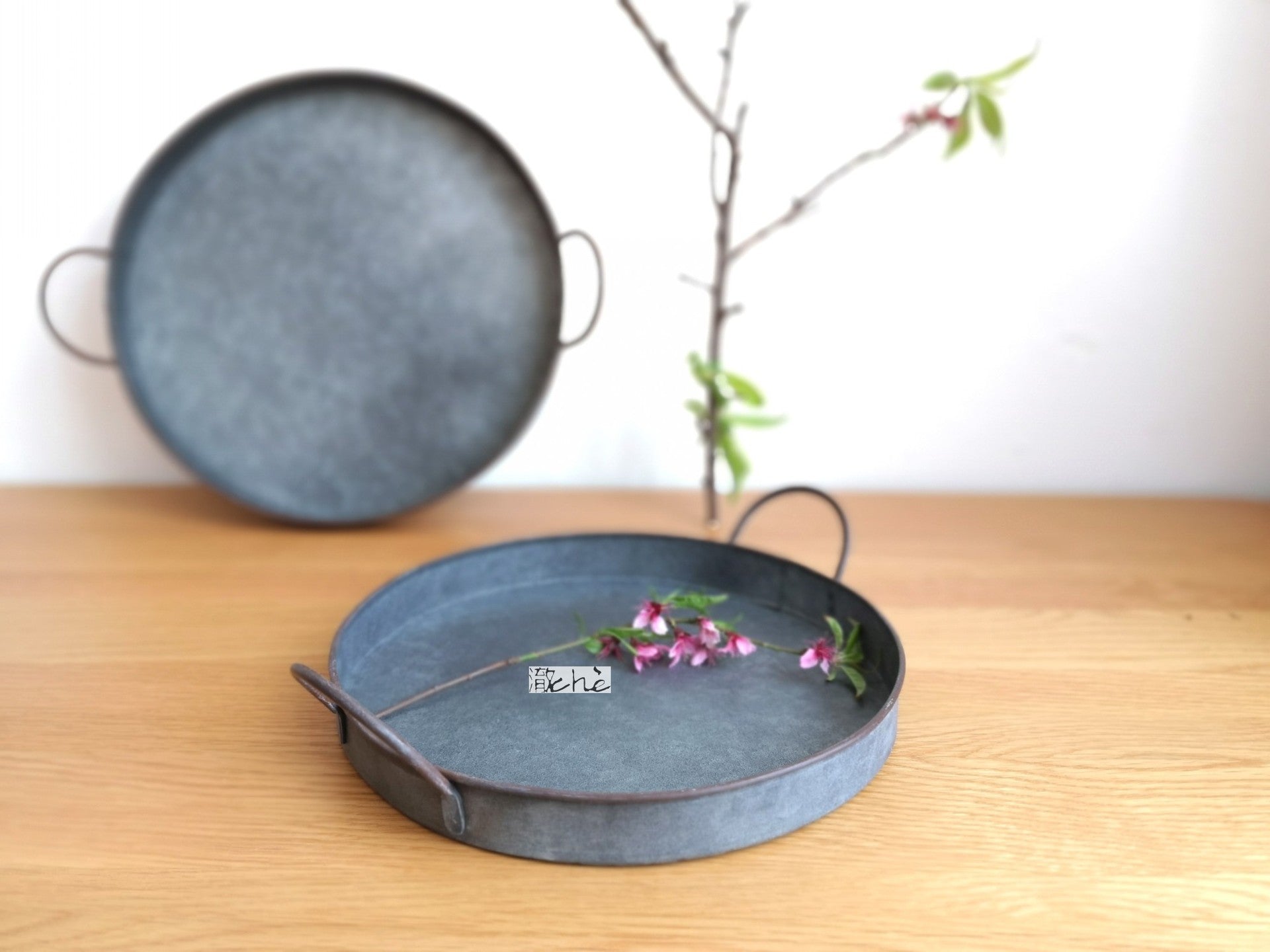 Round Iron Tray | Home Decor cabinet Sleek Contemporary Sophisticated Unique Elegant Decorative Trendy stylish Minimalist Artistic Luxury Designer tabletop table decor accessories tableware living room decor coffee table decor