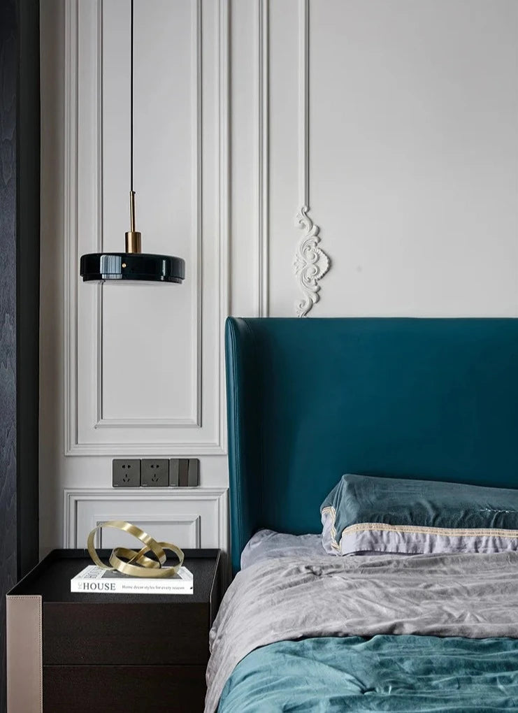 Metal Hollow Twisted Abstract Art Iron - Bliss Vie