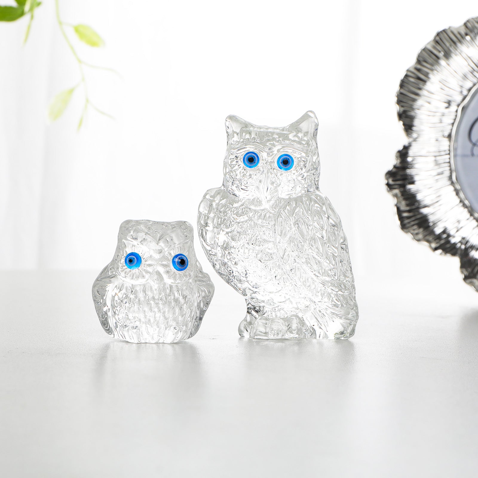 Majestic Presence: Crystal Owl Figure - Home Decor Crystal Sleek Contemporary Sophisticated Unique Elegant Decorative Trendy stylish Chic Minimalist Artistic Luxury Designer tabletop table decor