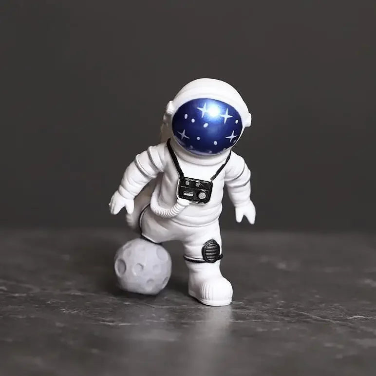 تمثال شخصية رائد الفضاء