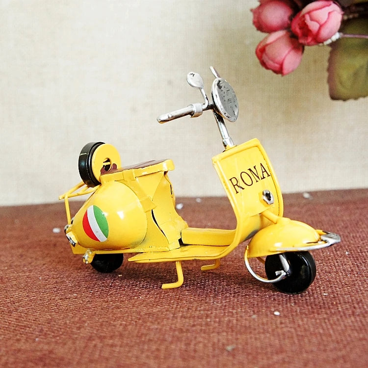 Vintage Scooter Lamps - Stylish and Functional Home Decor Classic relicas retro vehicle models Unique antique Decorative car motorbike miniatures Designer tabletop table decor accessories tableware